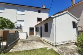 ISTRA,MEDULIN - kuća na lijepoj lokaciji s okućnicom, Medulin, Casa