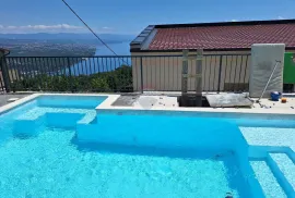 OPATIJA, BREGI - obiteljska kuća s bazenom, Matulji, Haus