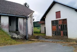 Karlovačka županija , Josipdol - kuća sa poslovnim prostorom, Josipdol, Haus