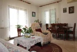 Jadreški, samostojeća kuća na parceli od 1207 m2, Ližnjan, Casa