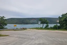 Istra, Trget, Predivan građevinski teren sa pogledom na more., Raša, Arazi