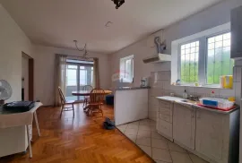 OPATIJA,BREGI- kuća 395.45 m2 na parceli 860 m2 sa pogledom na more, Matulji, Σπίτι