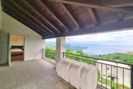 OPATIJA,BREGI- kuća 395.45 m2 na parceli 860 m2 sa pogledom na more, Matulji, Ev