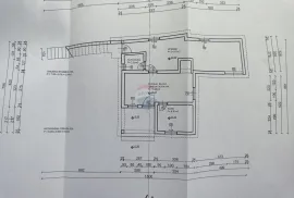 Murter, Tisno, 5003 m2; maslinik s legaliziranim objektom, Tisno, Tierra