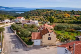 Istra, Kavran - kuća sa velikom okućnicom, Marčana, House