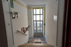 Istra, Pula - stan u centru za adaptaciju 72,90 m2, Pula, Appartment