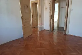 Istra, Pula - stan u centru za adaptaciju 72,90 m2, Pula, Appartment