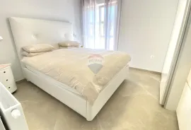 OTOK KRK, MALINSKA - apartmanska kuća s 9 apartmana i bazenom, Malinska-Dubašnica, Casa