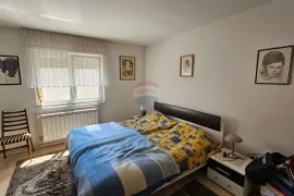 Obiteljska Kuća, Vrapče 460 m2 s prekrasnim parkom, Zagreb, Famiglia