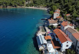 Otok Cres,Valun,stara primorska kuća,127 m2,10 m od mora, Cres, Haus