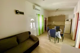 PRODAJE SE APARTMAN NA VIRU, Vir, Stan