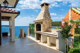 Vila u netaknutoj prirodi, Korčula, Σπίτι