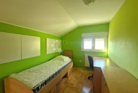 Dvoetažni 2S+DB stan za najam, Rijeka, Apartamento