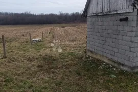 Kućica na parceli 2500 kvadrata, Lekenik, Casa