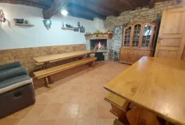 Kamena istarska kuća s otvorenim pogledom u okolici Buja, Umag, Haus