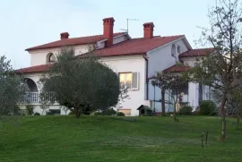 Veliko imanje s obiteljskom kućom, Umag, Haus