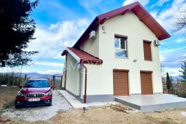 Kuća na dva sprata 90m2, Hadžići, Hadžići, Famiglia