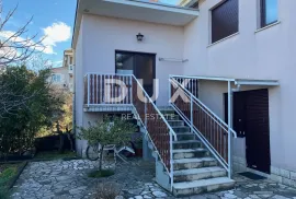 CRIKVENICA, JADRANOVO - SAMOSTOJEĆA KUĆA S GARAŽOM - 270 METARA OD MORA!!! PRILIKA!!!, Crikvenica, Casa