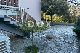 CRIKVENICA, JADRANOVO - SAMOSTOJEĆA KUĆA S GARAŽOM - 270 METARA OD MORA!!! PRILIKA!!!, Crikvenica, Casa