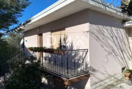 CRIKVENICA, JADRANOVO - SAMOSTOJEĆA KUĆA S GARAŽOM - 270 METARA OD MORA!!! PRILIKA!!!, Crikvenica, Casa