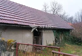 Ogulin - Starije imanje za adaptaciju, Ogulin, House