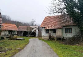 Ogulin - Starije imanje za adaptaciju, Ogulin, House