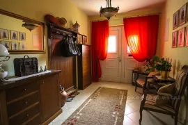 Prekrasna kuća blizu mora, na prodaju, Kaštela, House