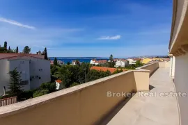 Penthouse apartman, s pogledom na more, Kaštela, Διαμέρισμα