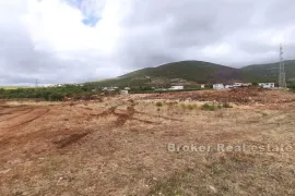 Prostrano građevinsko zemljište s pogledom na more, Kaštela, Arazi