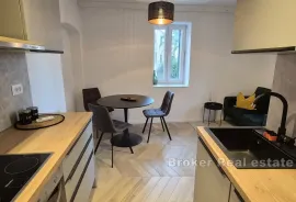 Renovirana kamena kuća u blizini mora, Kaštela, House