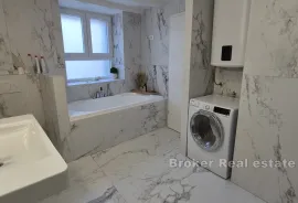 Renovirana kamena kuća u blizini mora, Kaštela, House