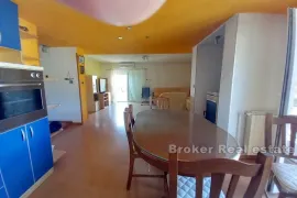 Komforan apartman na super lokaciji, Kaštela, Διαμέρισμα