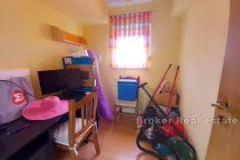 Komforan apartman na super lokaciji, Kaštela, Διαμέρισμα