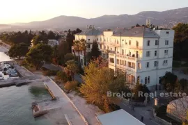 Hotel u prvom redu do mora, Kaštela, Ticari emlak