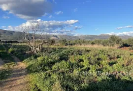 Građevinsko zemljište u prvom redu do mora, Kaštela, Terrain