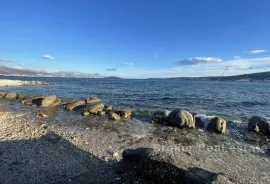 Građevinsko zemljište u prvom redu do mora, Kaštela, Terrain