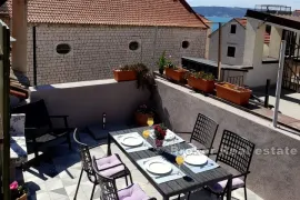 Kamena mediteranska kuća, Kaštela, Casa