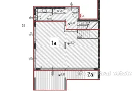 Trosoban stan s dvorištem, Kaštela, Wohnung