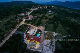 Vila s bazenom u prekrasnoj prirodi, Kaštela, Haus