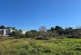 Atraktivno građevinsko zemljište s građevinskom dozvolom, Kaštela, Land