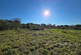 Atraktivno građevinsko zemljište s građevinskom dozvolom, Kaštela, Land