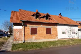 Stambeno - poslovna zgrada - Vukovar (Borovo Naselje), Vukovar, Haus