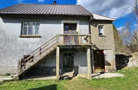 Gorski Kotar, Lič - samostojeća autohtona kuća sa okućnicom 722 m2, Fužine, Casa