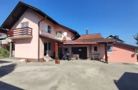 Zaprešić, Pojatno, kuća sa 2 stana, vrt, garaža, Zaprešić - Okolica, Casa