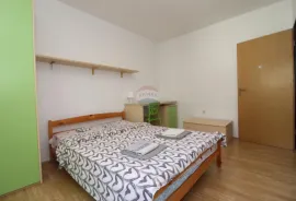 Fažana, kuća sa 4 stambene jedinice, Fažana, Casa