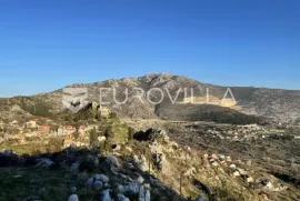 Klis, zemljište/kuća 3684m2, Klis, Γη