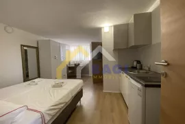 Prilika za investiciju - 12 apartmana u centru grada!, Pula, Εμπορικά ακίνητα