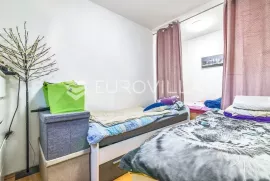 Vrapče, dvosoban stan 53 m2 u stambenoj zgradi novije gradnje, Zagreb, Appartement