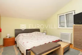 Visoka Split, prekrasan dvosobni, dvoetažni stan, Split, Appartement