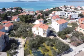 Šibenik Žaborić  kuća 550 m2 top + zemljište, Šibenik - Okolica, Ev